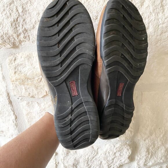 RJ Colt Robin Women's Slip On Shoes Sz 8 M Brown Leather Comfort Outdoor Walk - Picture 8 of 9